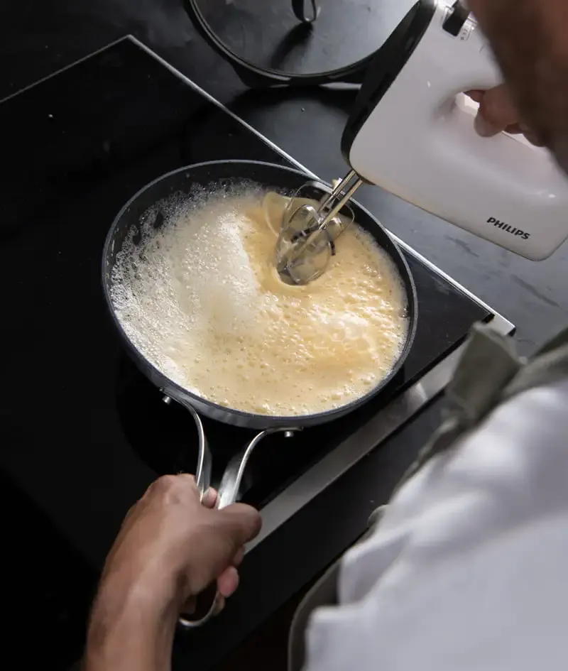 Backen mit der Emura Pfanne im Ofen